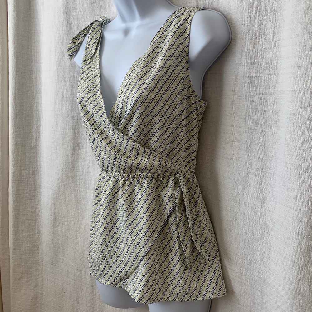 NWOT-Banana Republic Lined Sleeveless Top! - Picture 2 of 6